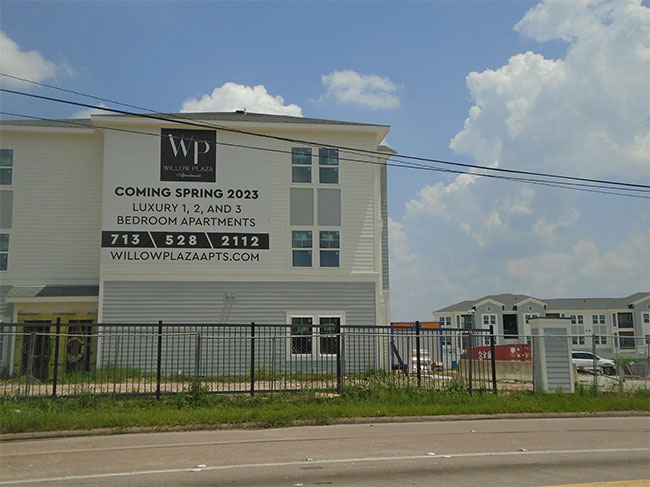 Willow Plaza Apartments 1